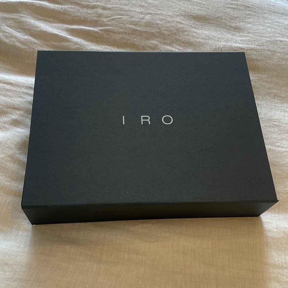 IRO Box w/Magnetic Closure